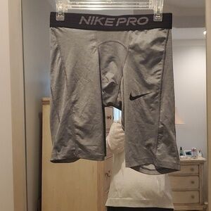 Nike Men's Base Layer Shorts Gray Size M (35)